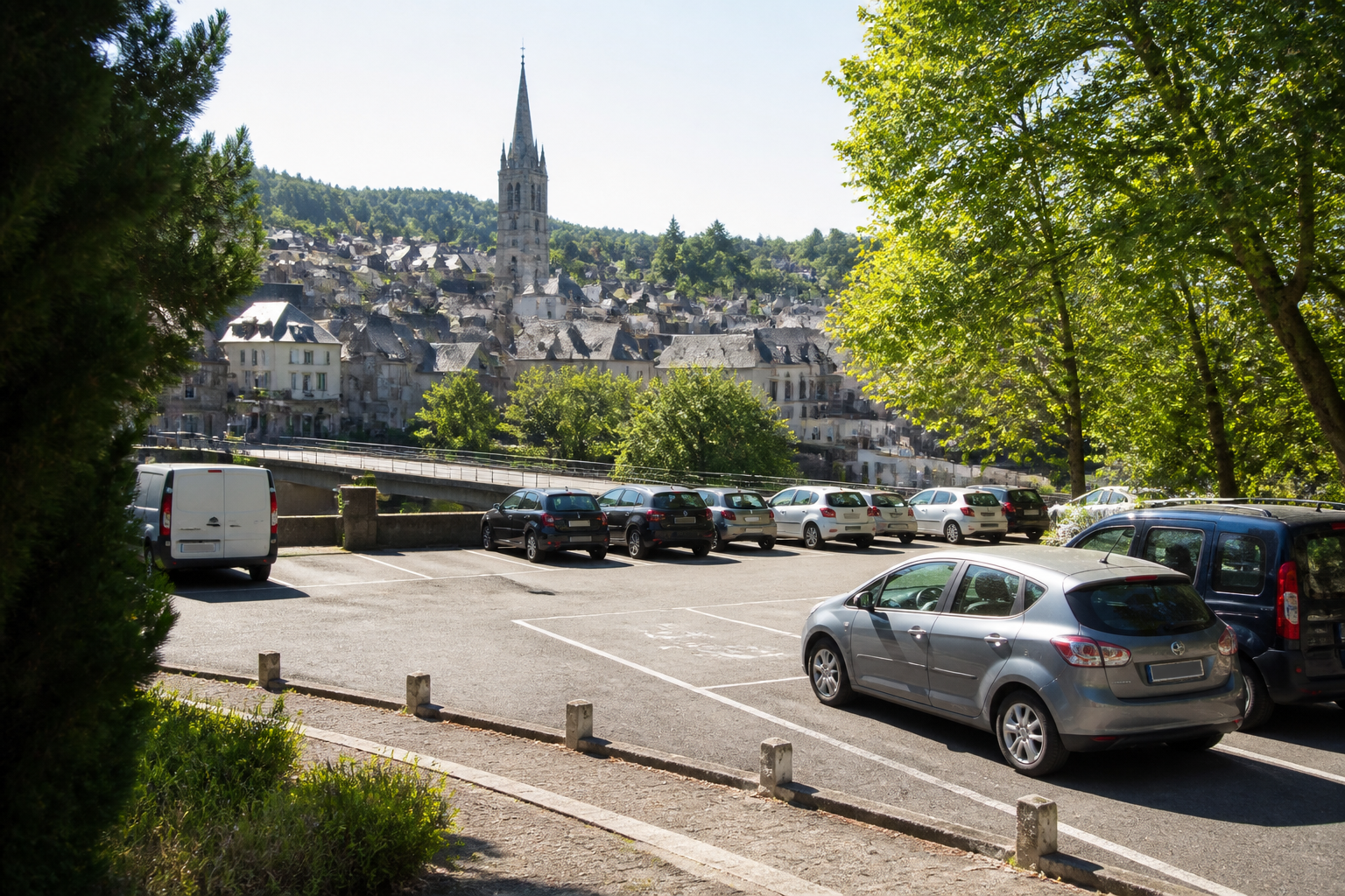 Où se garer à Aubusson ? Parkings gratuits, payants et relais