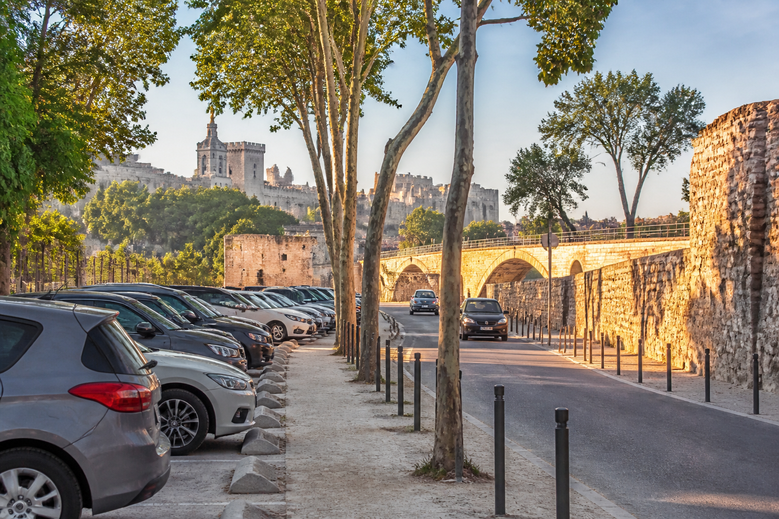 Où se garer à Avignon ? Parkings gratuits, payants et relais