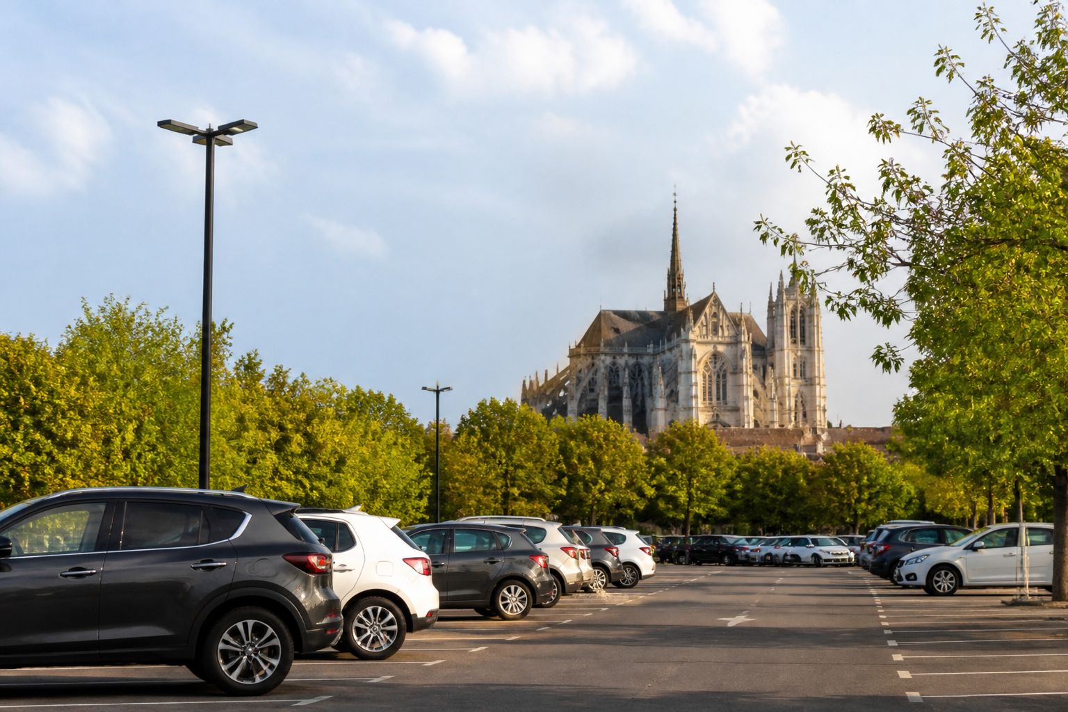 Où se garer à Beauvais ? Parkings gratuits, payants et relais