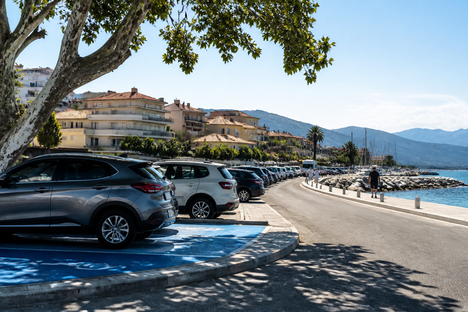 Où se garer à Propriano ? Parkings gratuits, payants et relais Image de l’article