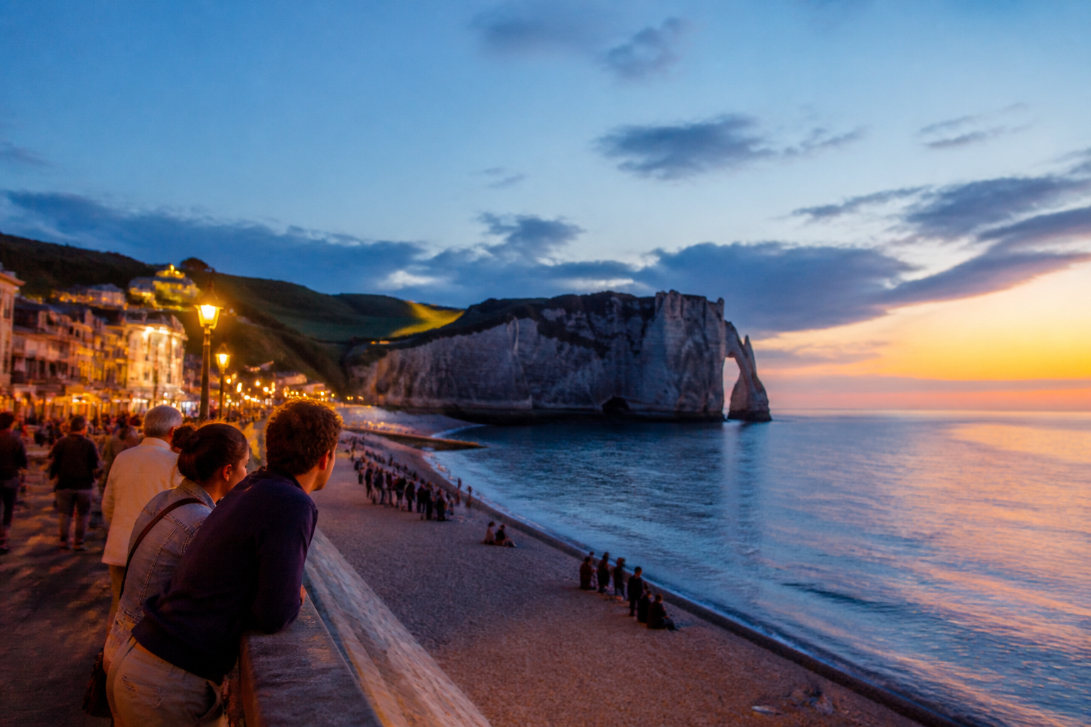 Que faire à Étretat le soir ? 5 sorties après 18 heures