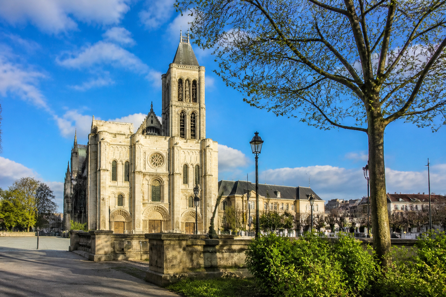 Que visiter autour de Saint-Denis ? 10 lieux à découvrir absolument